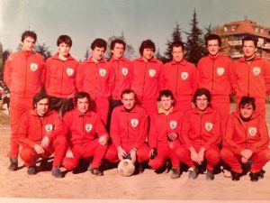 rossi - quarto da destra in alto